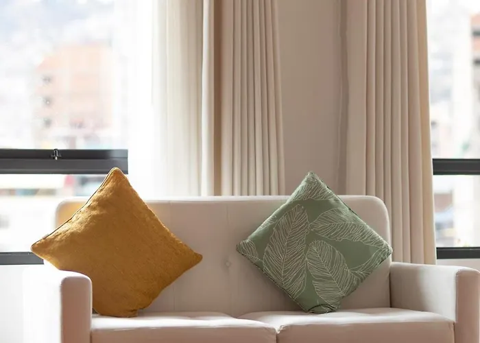 Modern - 10 Min To Center Apartment